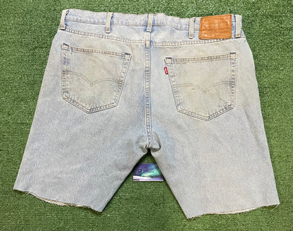 Levi light wash Jean shorts
