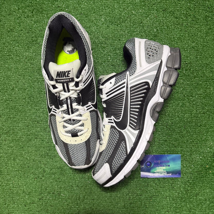 Nike Vomero Dark Grey 11 Men “Preowned”