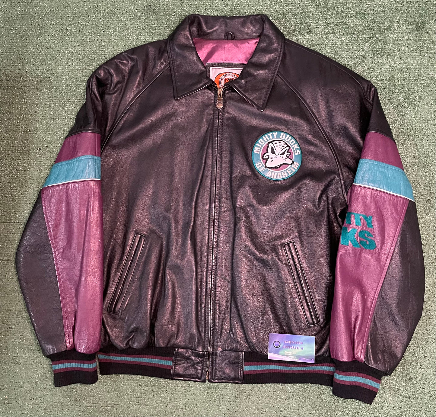 Vintage 1990s mighty ducks of Anaheim NHL leather jacket