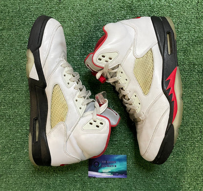 Jordan 5 fire red 2020 size 11men/12.5women
