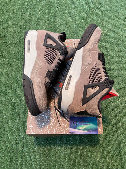 Jordan 4 taupe size 8.5men/10women