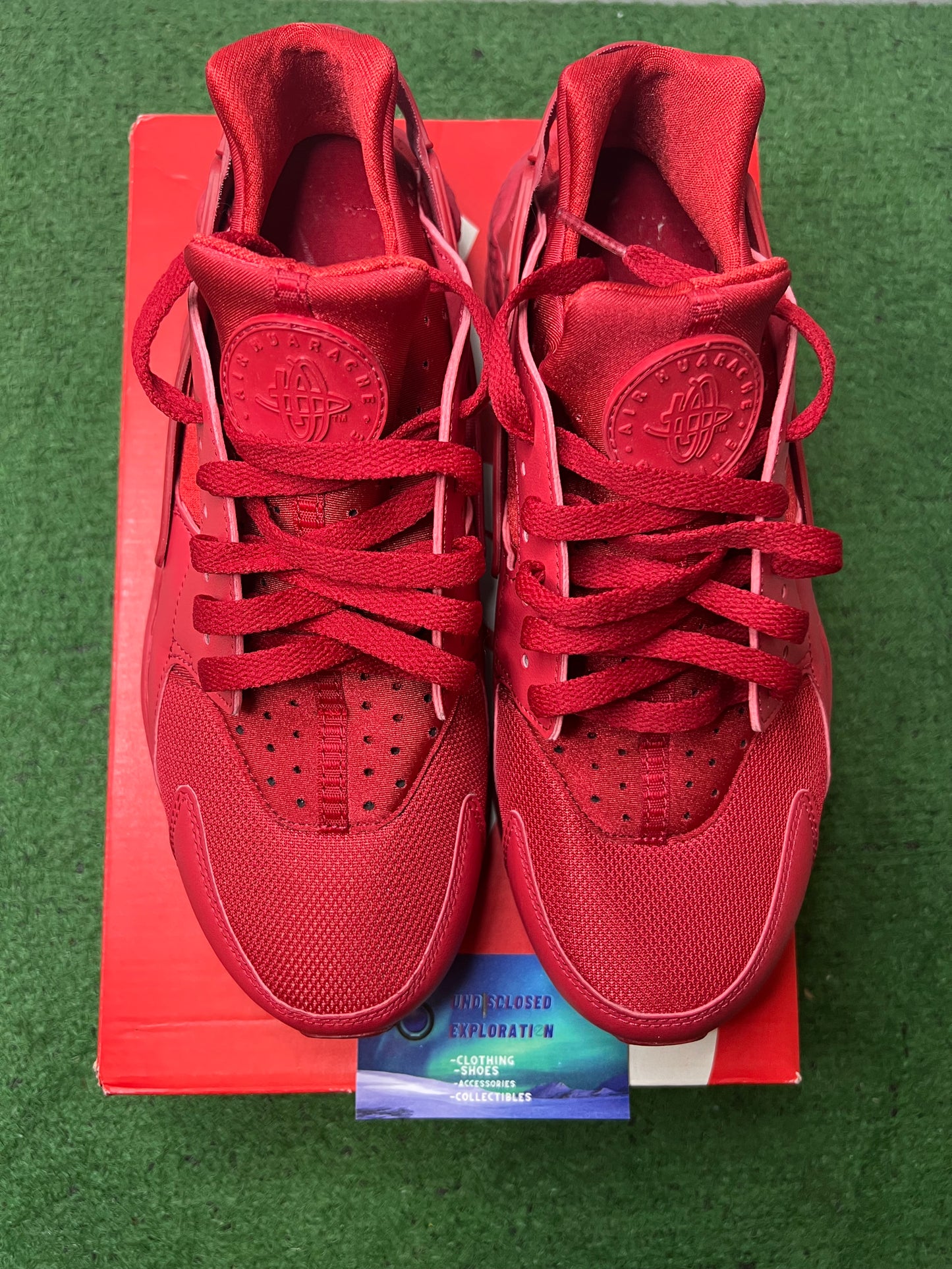 Nike air huarache triple red size 10.5men/12women