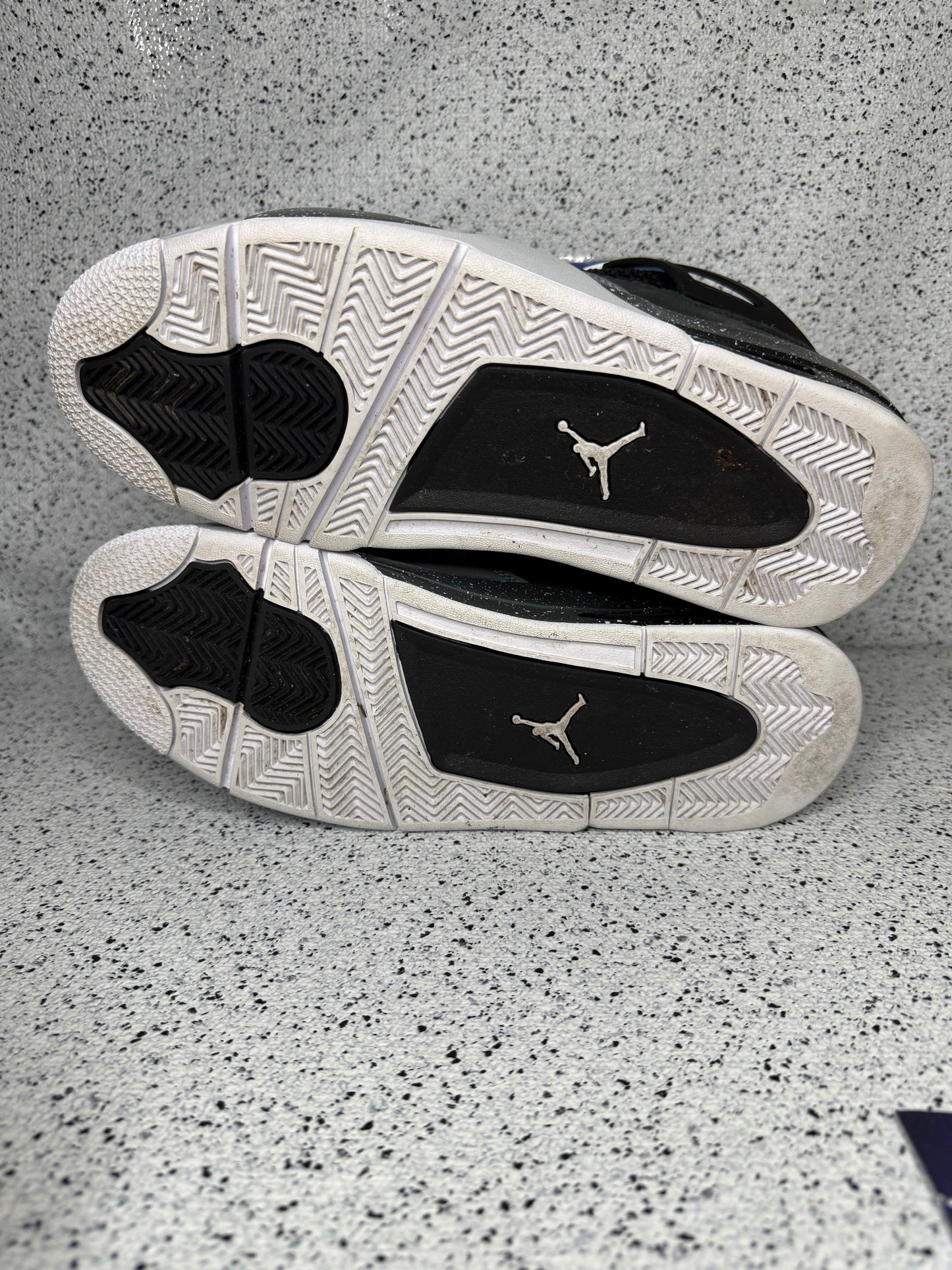 Jordan 4 Fear 10.5 Men/12 Women “Preowned”