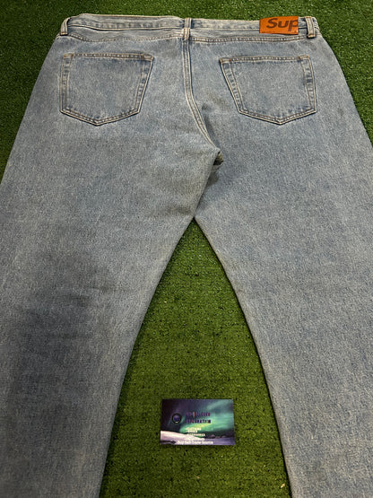 Supreme light wash jeans