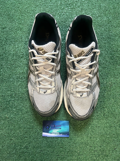 ASICS Gel 1130 white canyon size 12men/13.5women