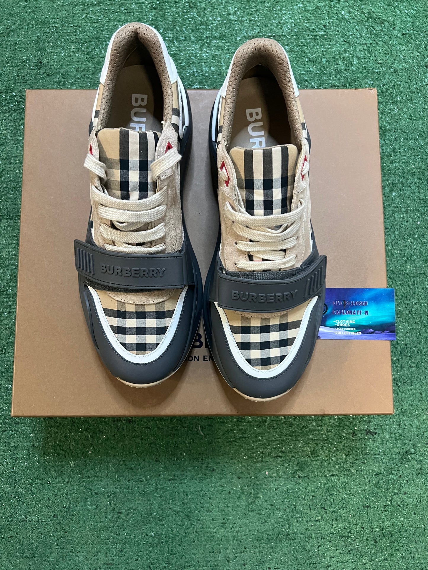 Burberry Ramsey grey archive beige sneakers 10.5men/12women(EU 43.5)