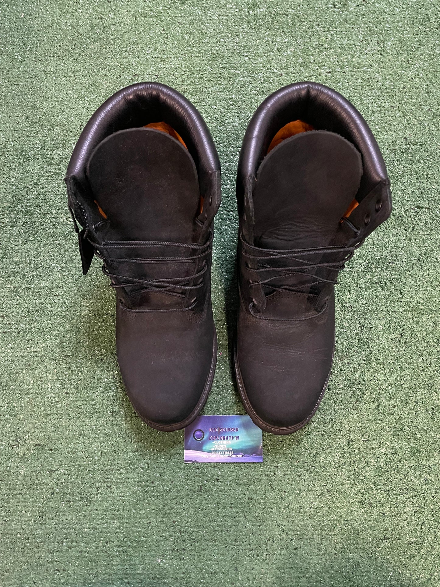 Timberland 6 Inch Black boot size 11men/12.5women