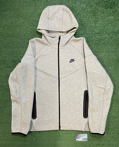 Nike Tech grey sweatsuit