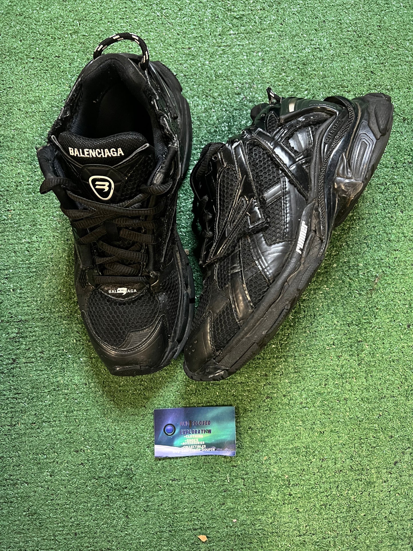 Balenciaga runner triple black size 11men/12.5women(EU 44)
