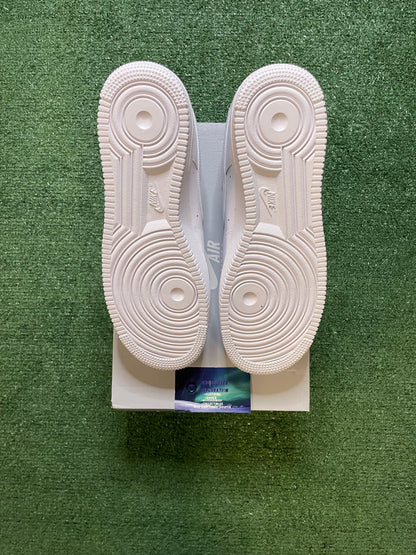 Nike Air Force 1 low triple white