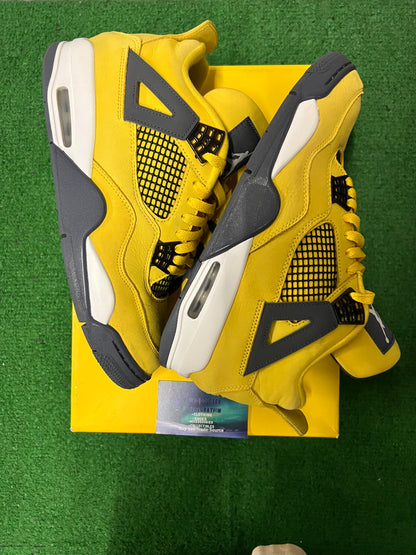 Jordan 4 lightning 2021 size 10.5men/12women