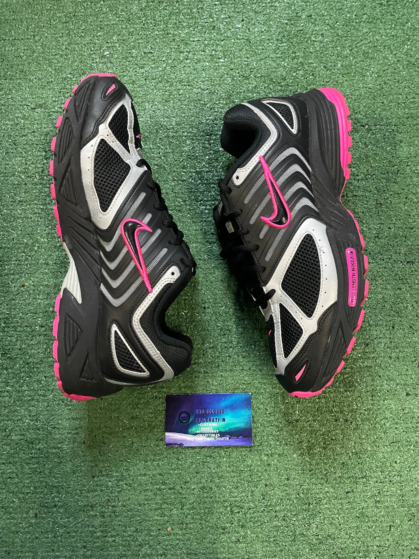 Nike air Pegasus black pink blast size 10men/11.5women