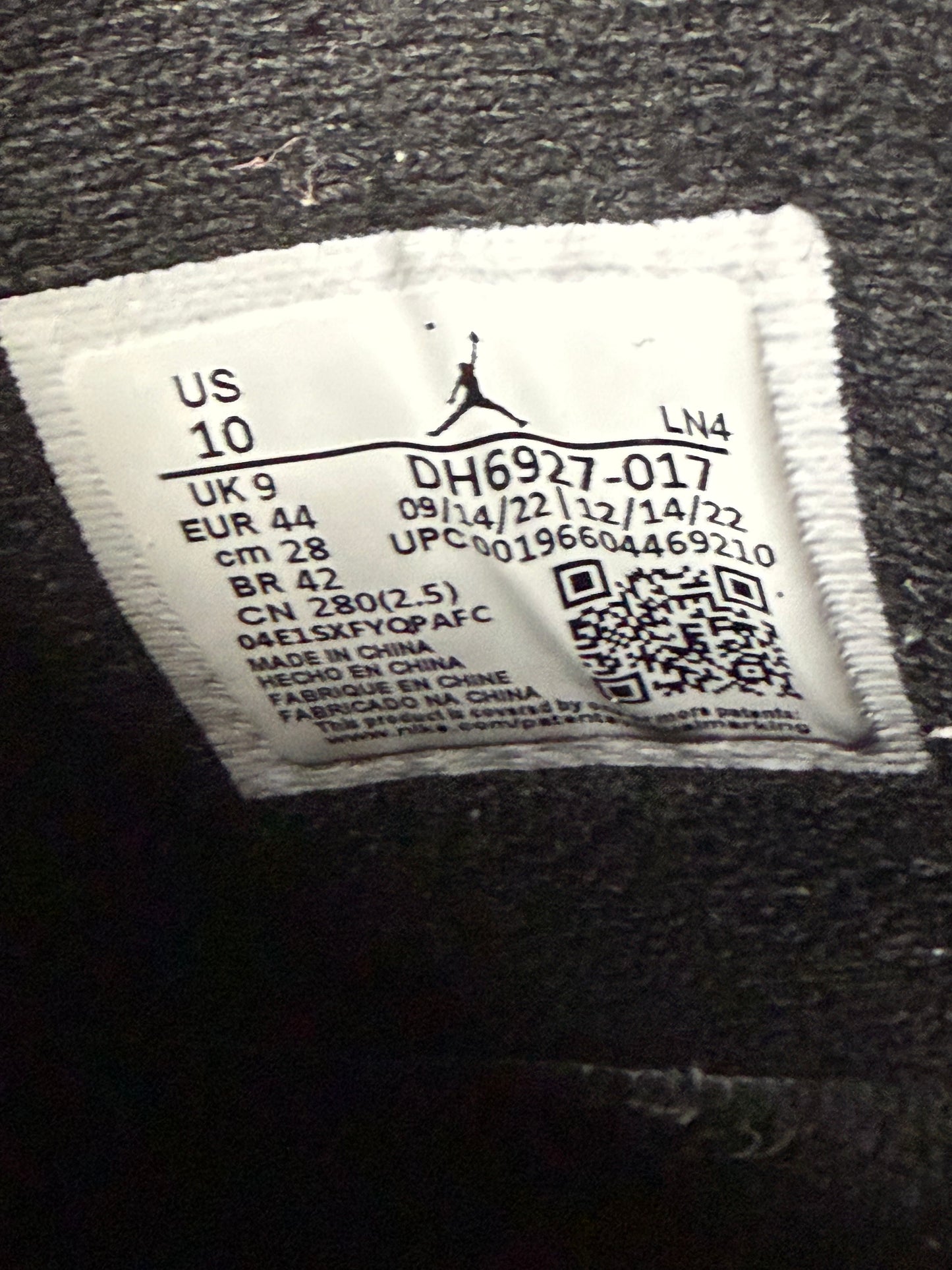 Jordan 4 Thunder 10 Men/11.5 Women “Preowned”