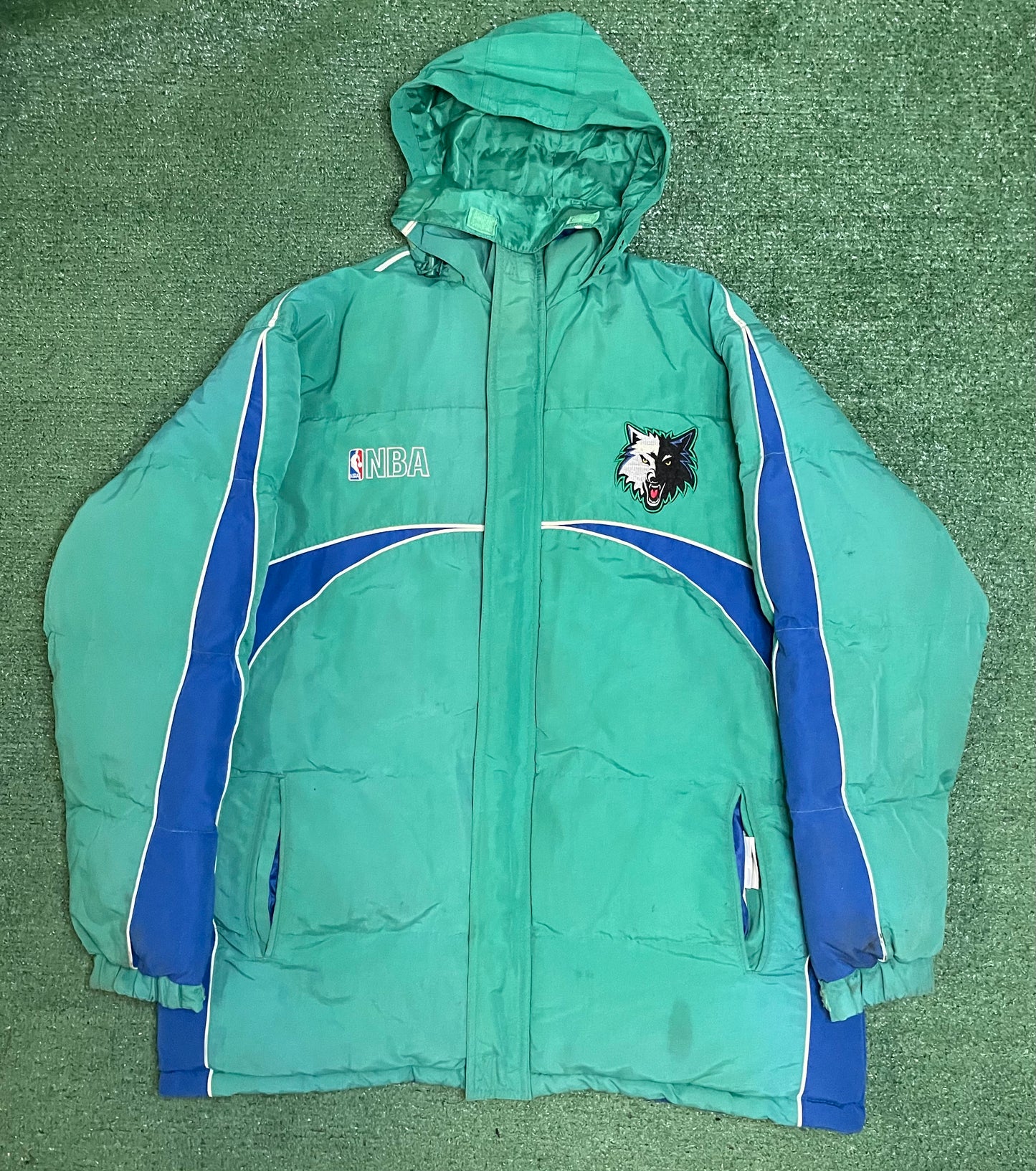 Vintage 1990s Minnesota Timberwolves reversible jacket