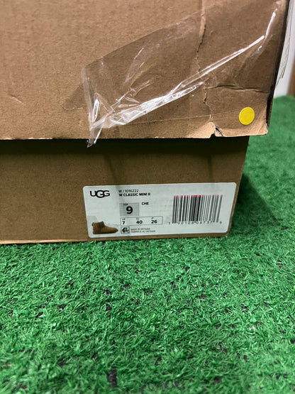UGG Classic mini II size 7.5men/9women