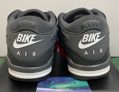 Jordan 4 Rm Sp Nigel Sylvester driveway grey