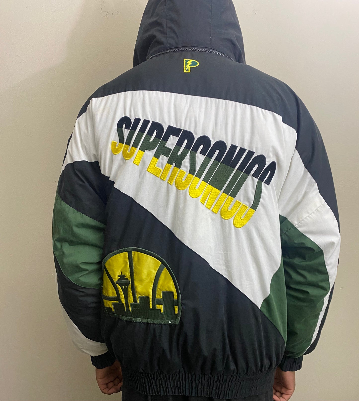 Vintage 1990s Seattle supersonics space needle jacket