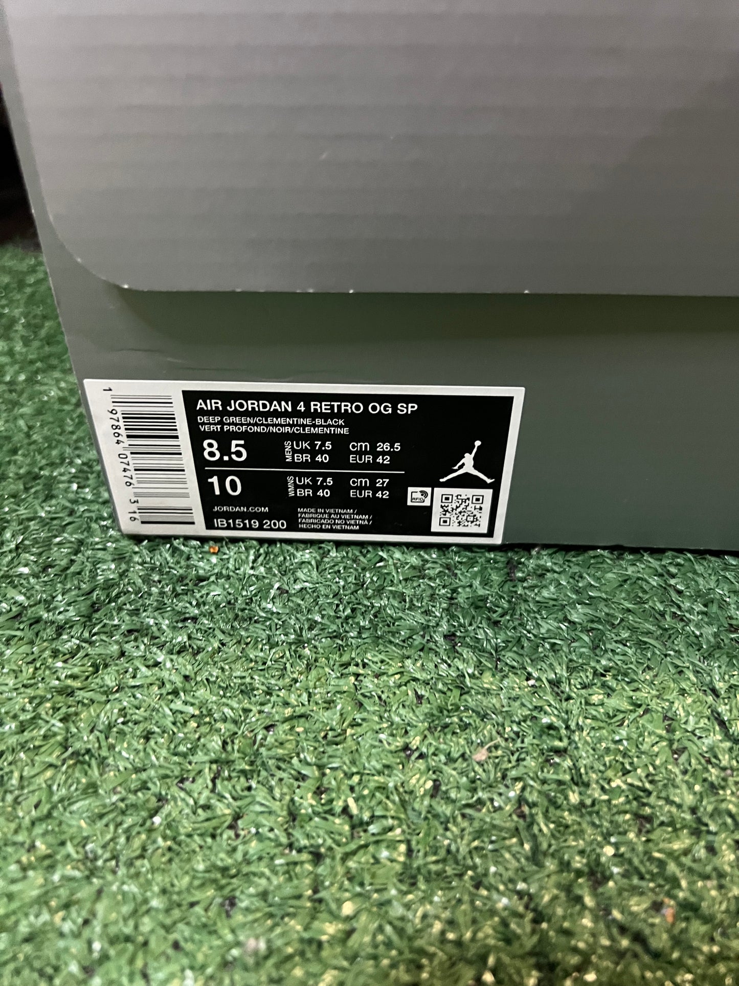 Jordan 4 undefeated
