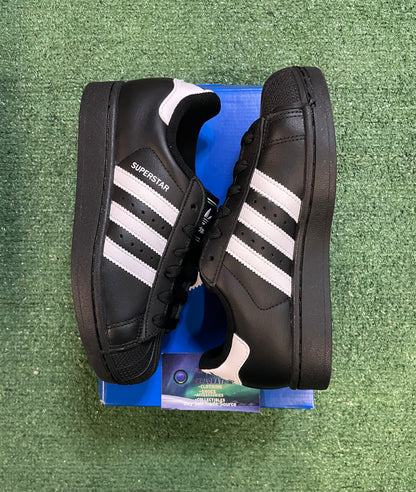 Adidas superstar black white
