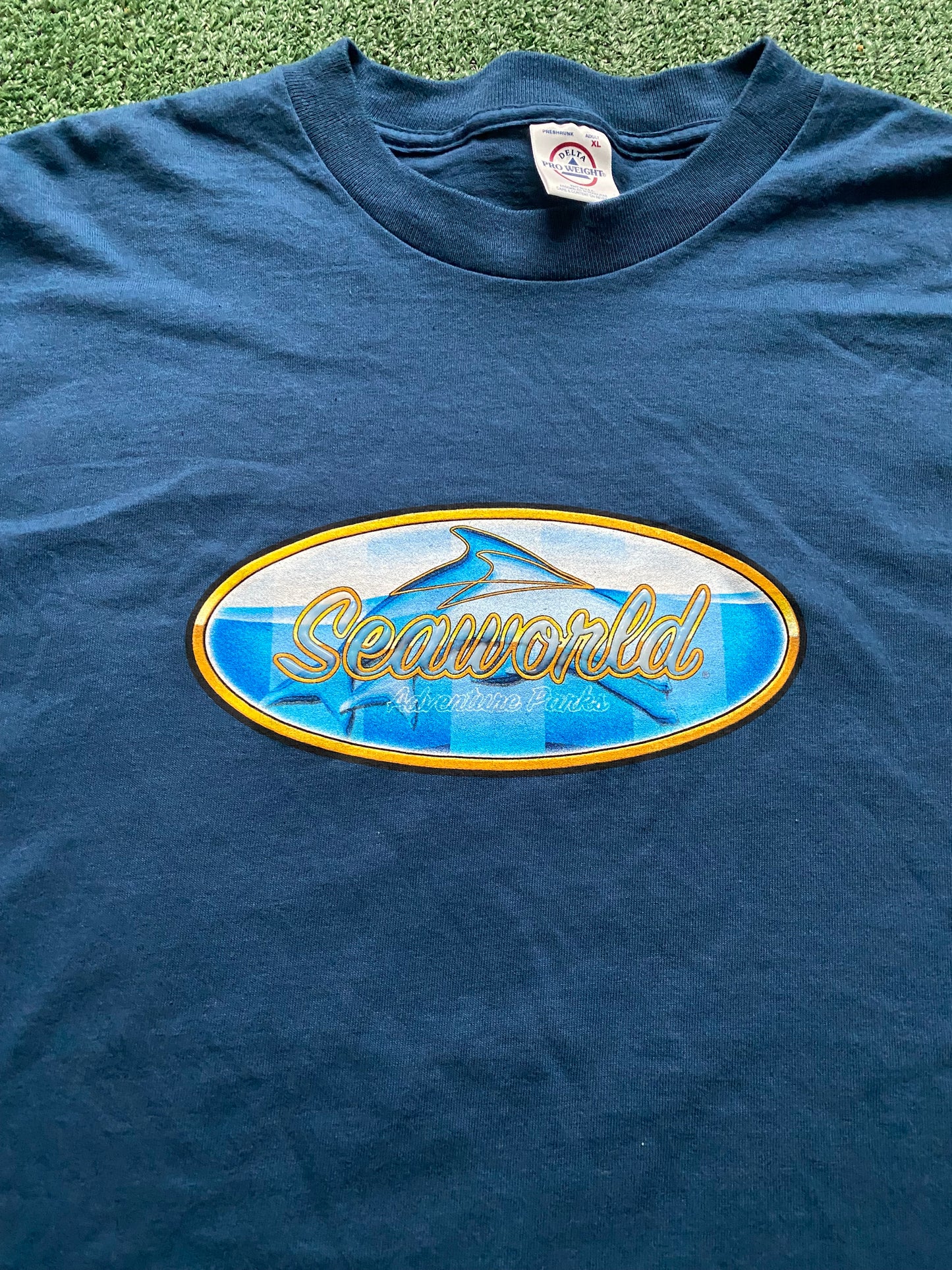 Vintage Seaworld Adventure Parks T-shirt