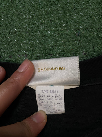 Vintage 1990s Mandalay Bay great white shark tee