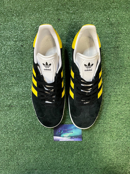 Adidas gazelle black impact yellow size 9.5men/11women
