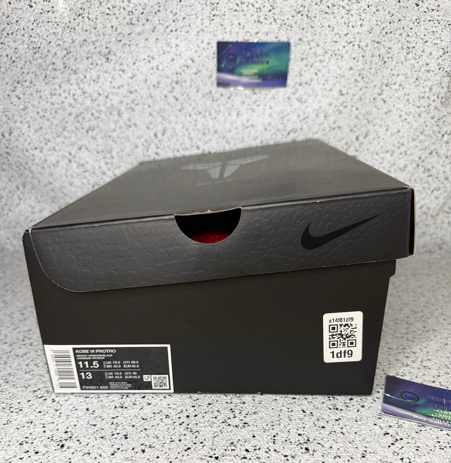 Kobe 6 Reverse Grinch 11.5 Men/13 Women “Preowned”