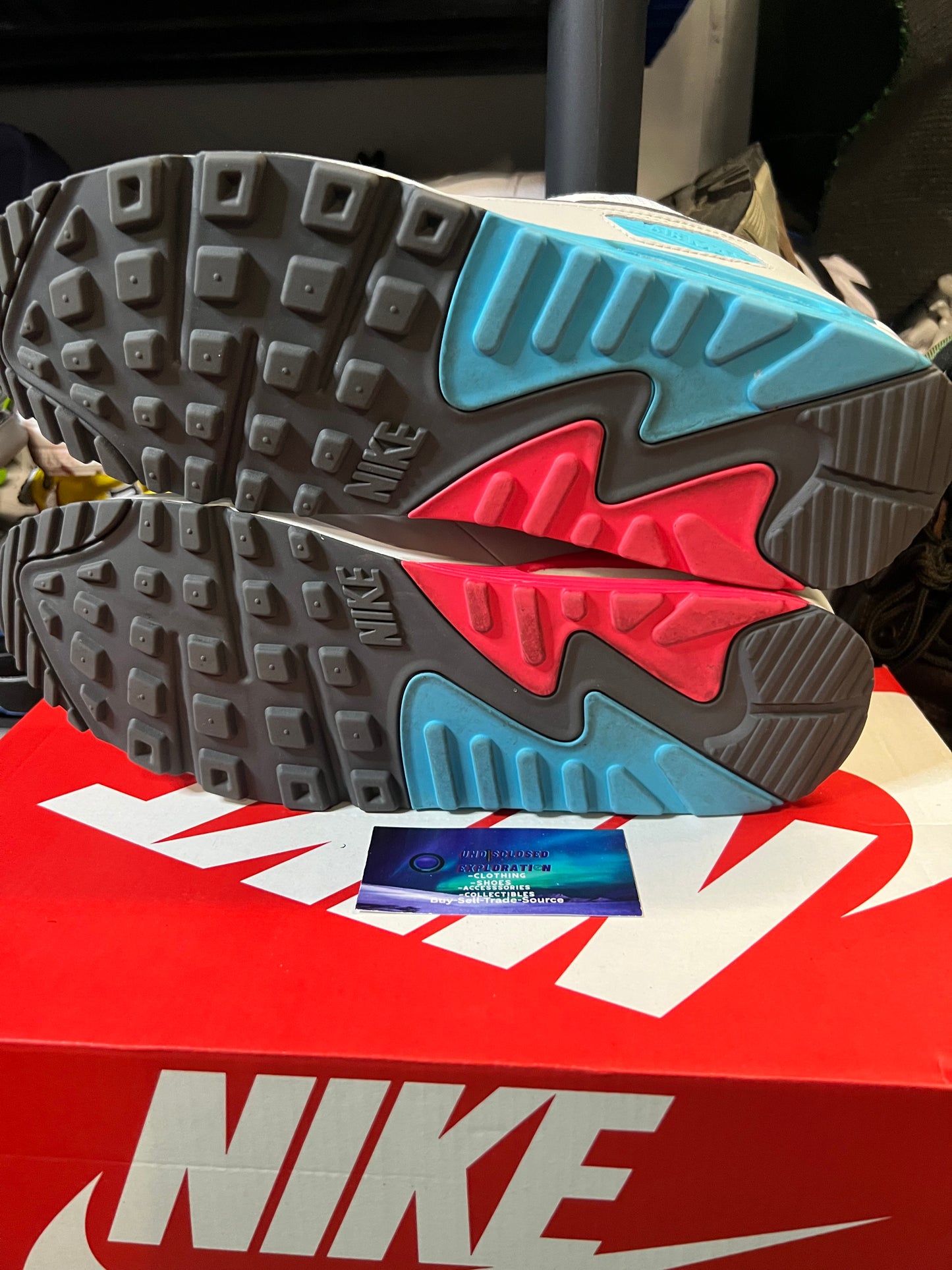 Nike air max 90 chlorine size 13men/14.5women