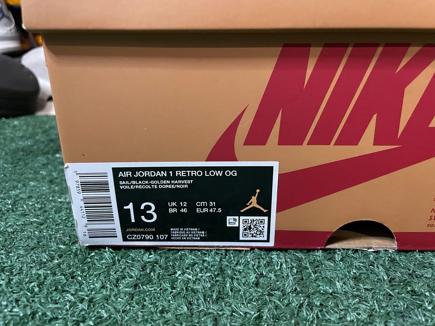 Air Jordan 1 Retro Low OG rookie of the year