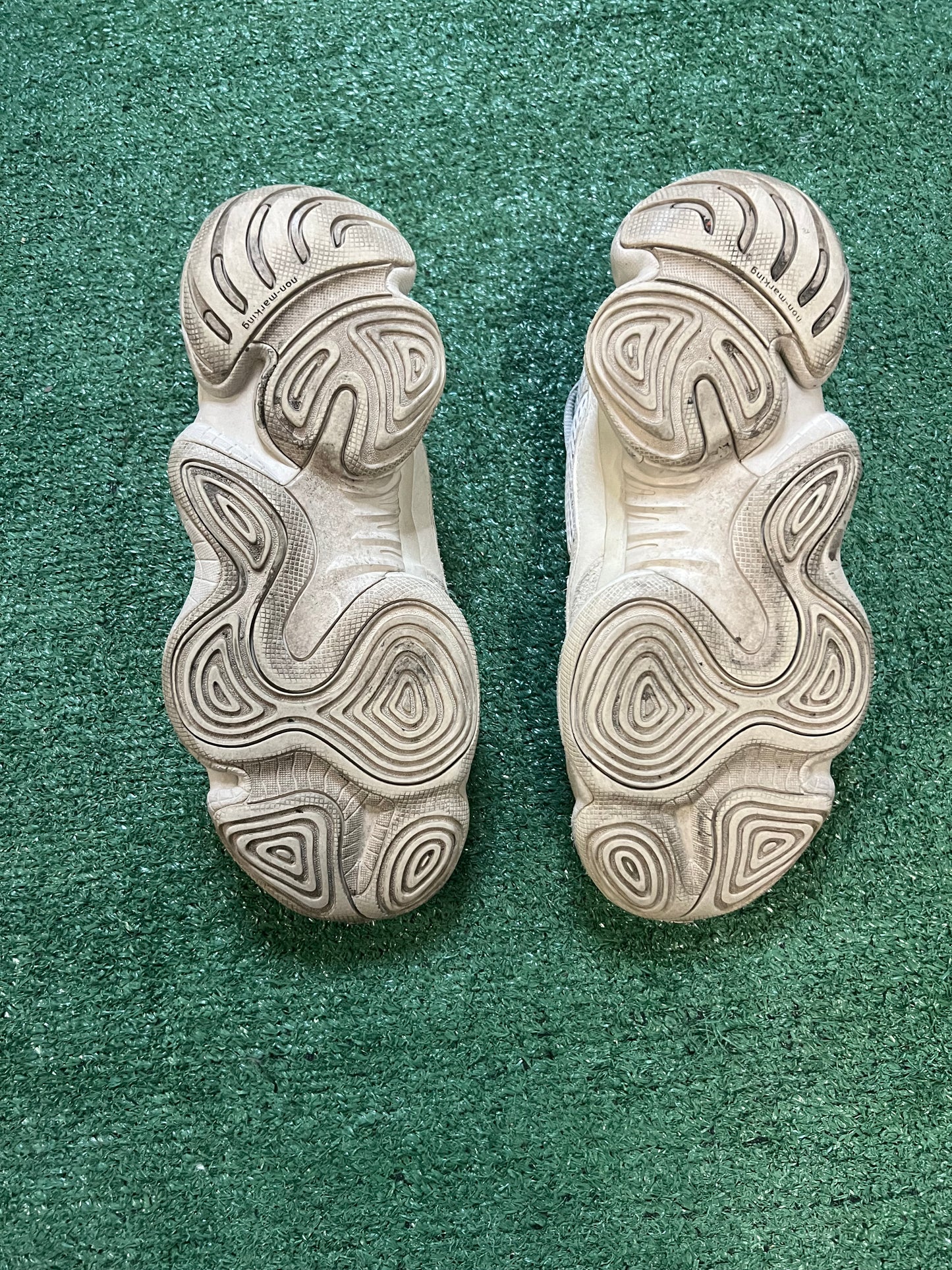 Yeezy 500 blush size 9men/10.5women