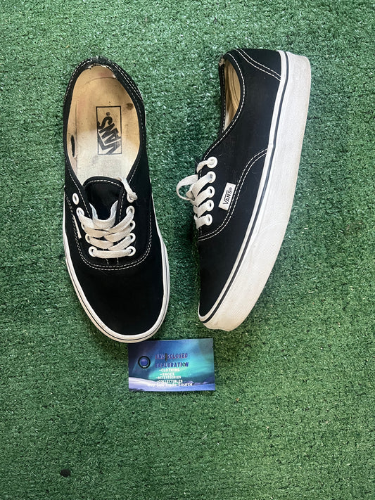Vans authentic classic black size 7.5men/9women