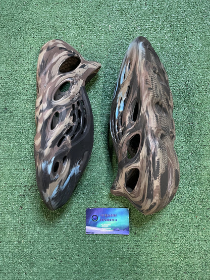 Yeezy foam runner MX cinder size 12men/13.5women