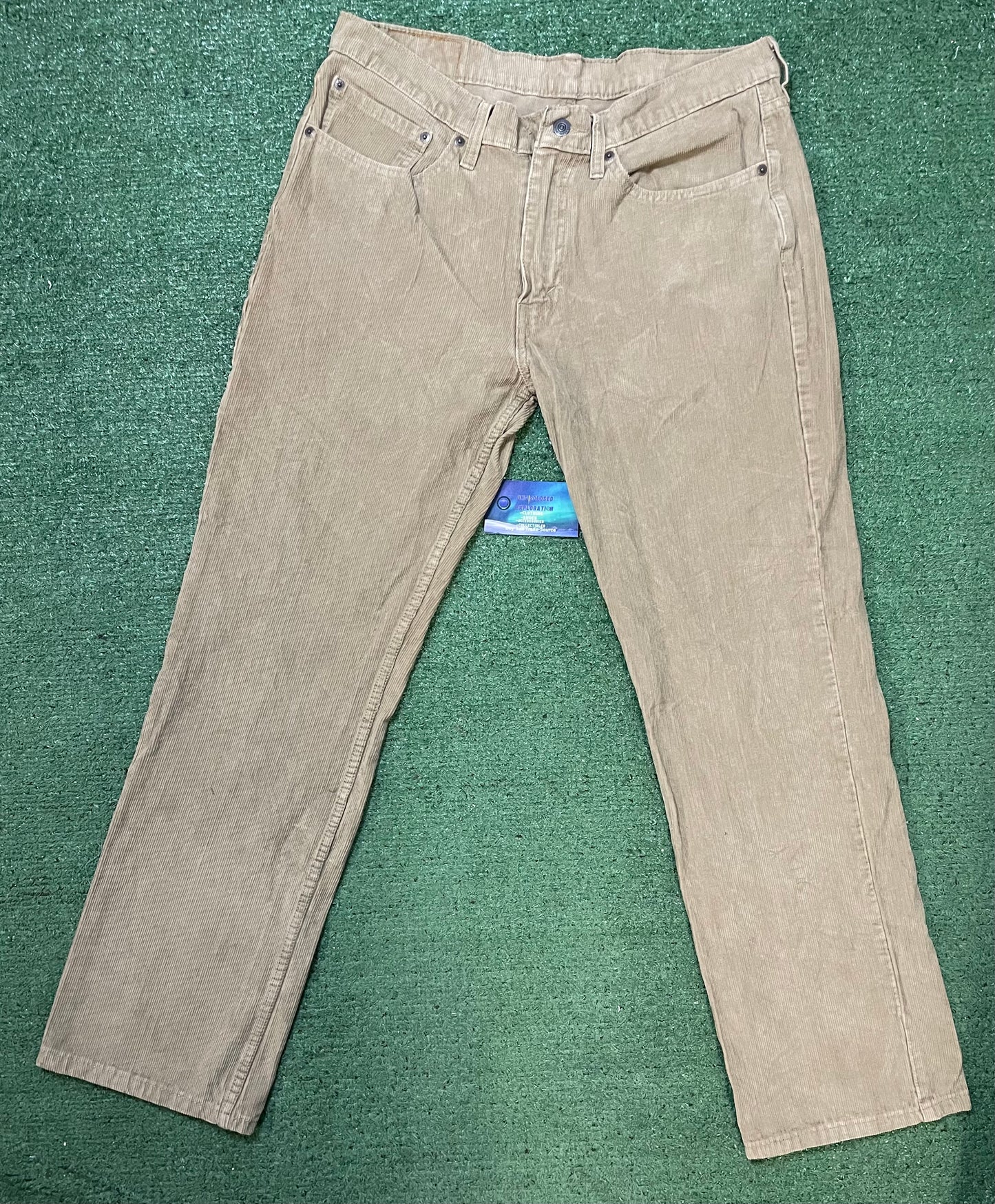 Levi 514 beige corduroy jeans