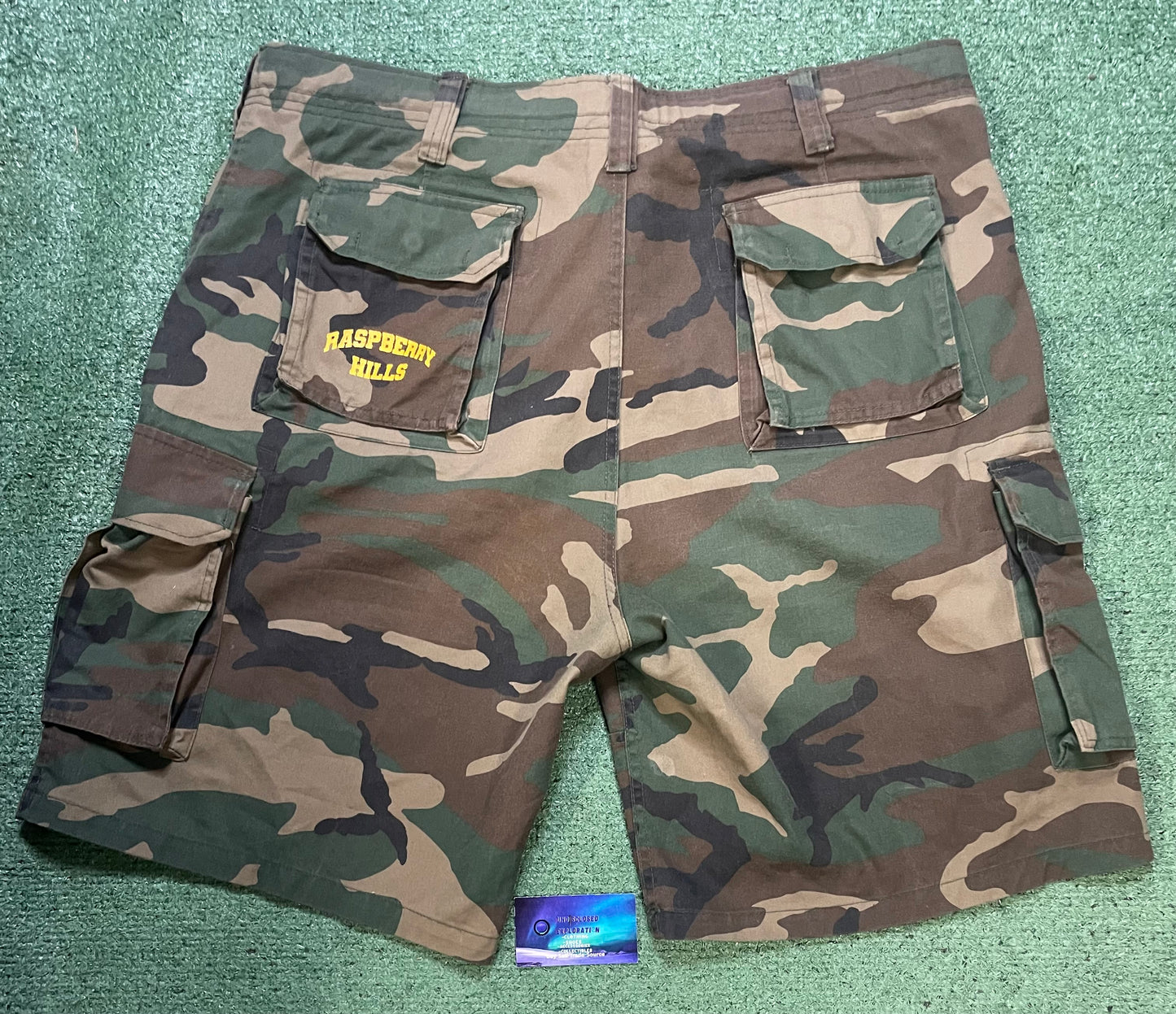 Gv Gallery Raspberry hills camo shorts