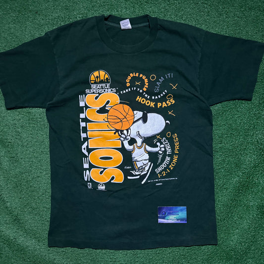Vintage Seattle SuperSonics Peanuts Snoopy Shirt