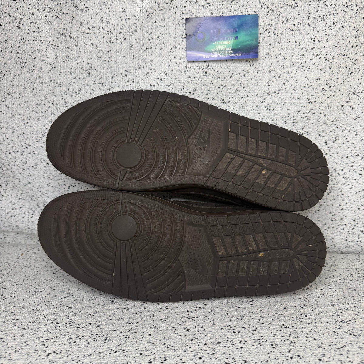 Jordan 1 Low Travis Scott Velvet 12 Men “Preowned”
