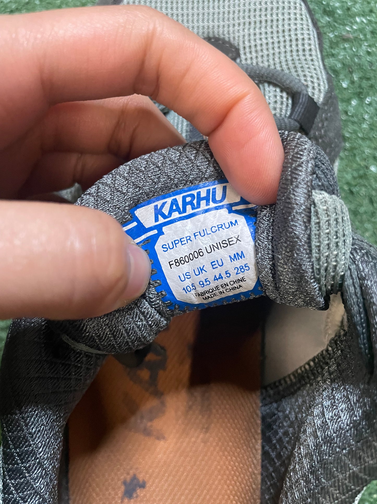 Karhu super fulcrum sage/sierra size 10.5men/12women