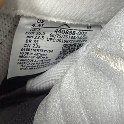 Jordan 5 Wolf Grey 4.5 Youth “Preowned”