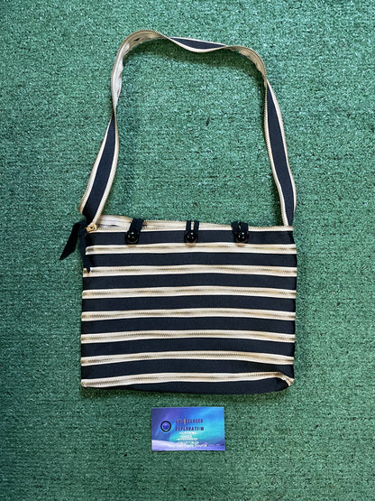 Black and cream all around zipper Purse