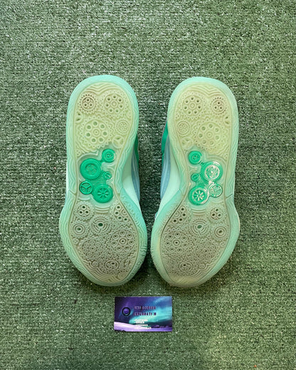 Nike KD 16 Wanda mint size 10men/11.5women