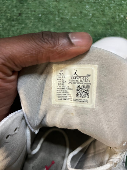 Jordan 13 wolf grey size 9.5men/11women