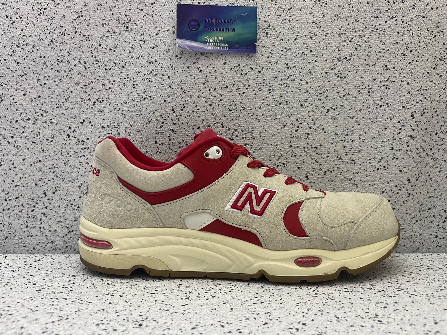 New Balance 1700 Kith Toronto Marshmallow 10.5 Men/12 Women “Preowned”