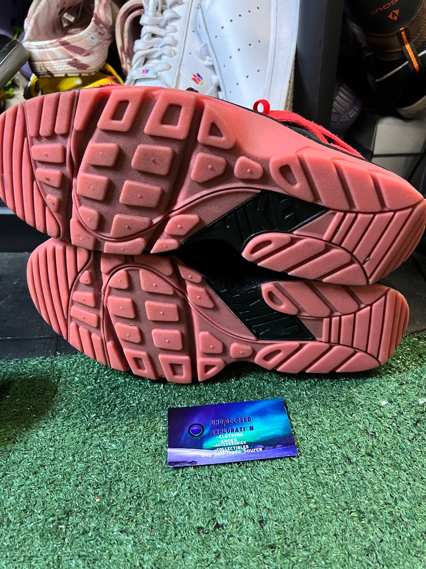 Nike air huarache challenge red size 10.5men/12women