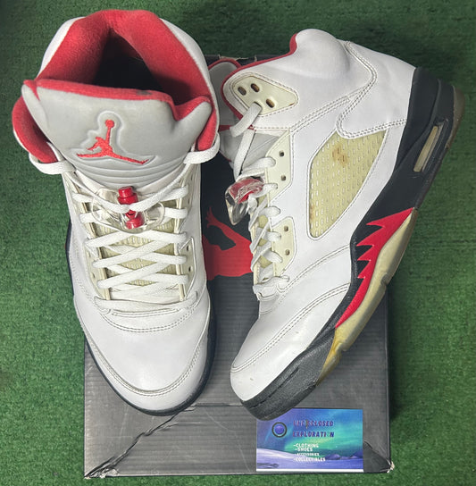 Jordan 5 fire red 2013 size 9men/10.5women