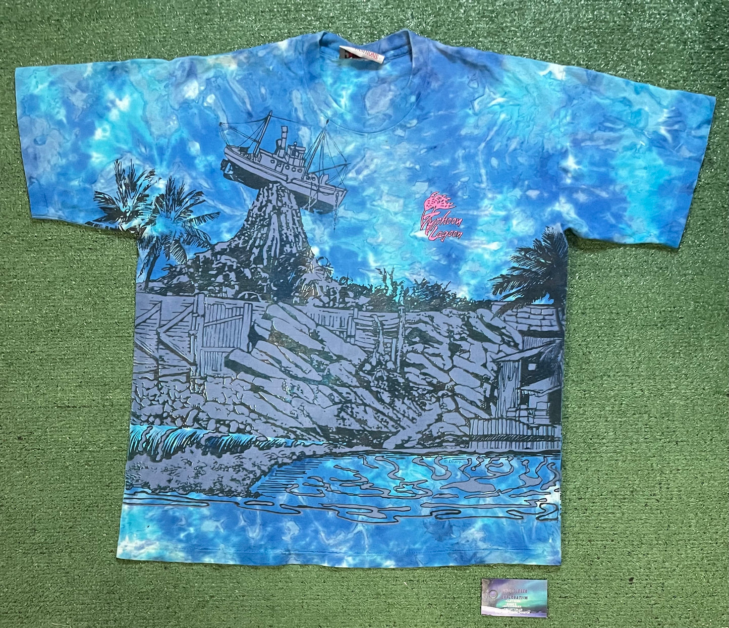 Vintage 1990s Typhoon Lagoon Disney world all over print tee