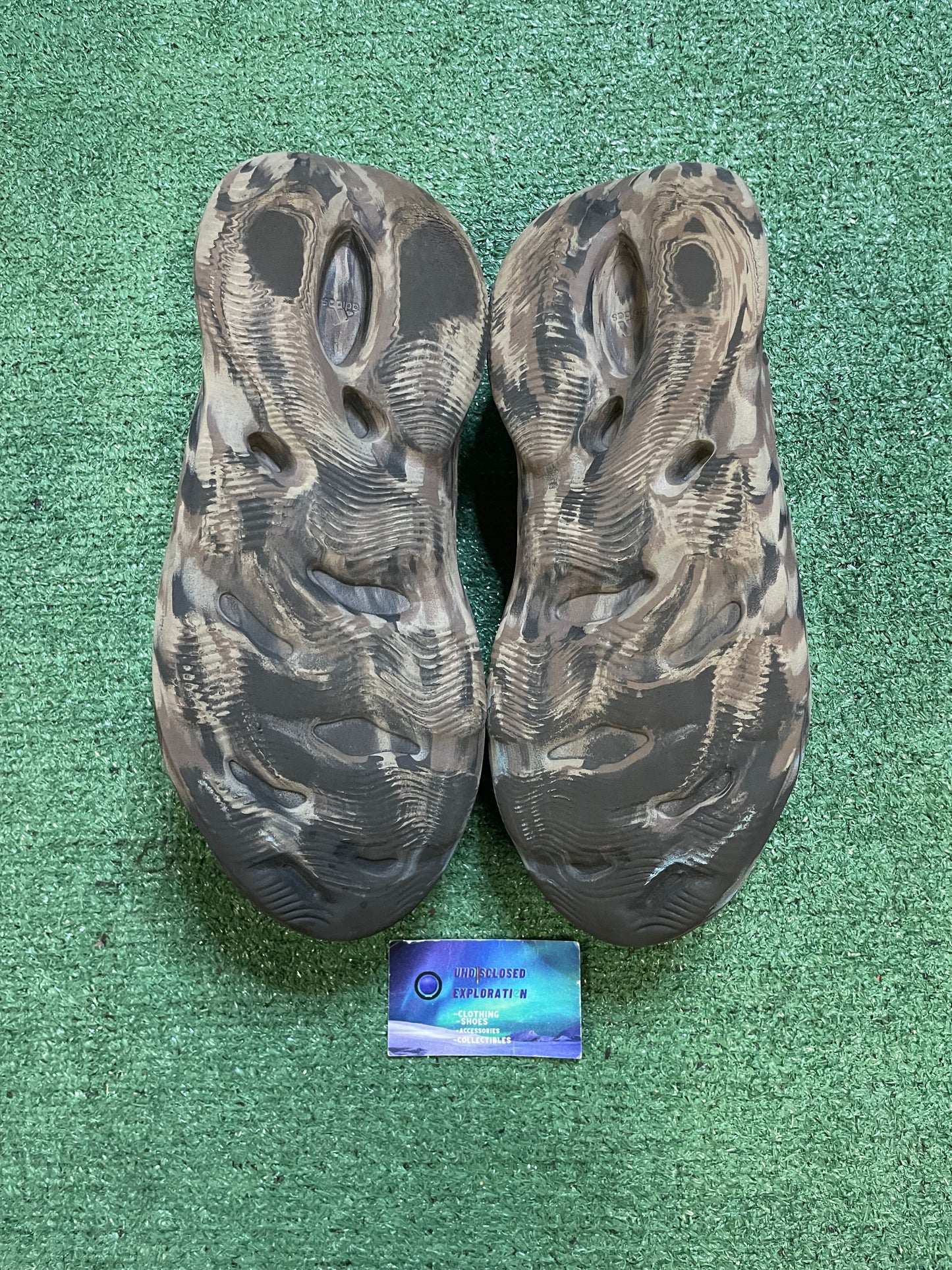 Yeezy foam runner MX cinder size 12men/13.5women