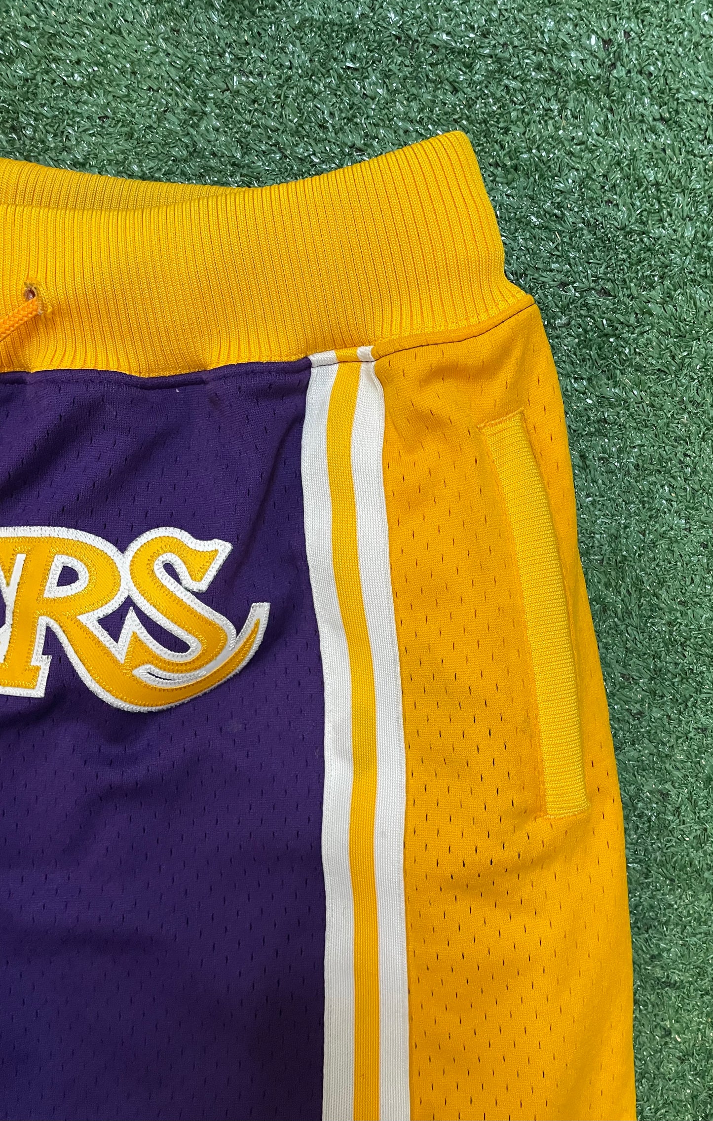 Just Don Mitchell & ness Lakers shorts