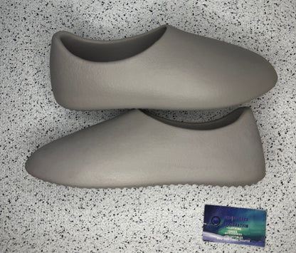 Yzy SL-01 Grey 9 Men/10.5 Women “Preowned”