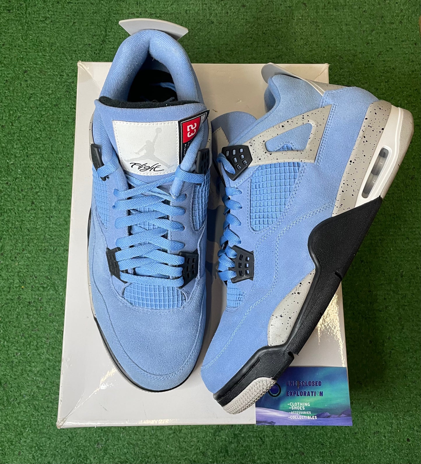 Jordan 4 Unc  University blue size 13men/14.5women