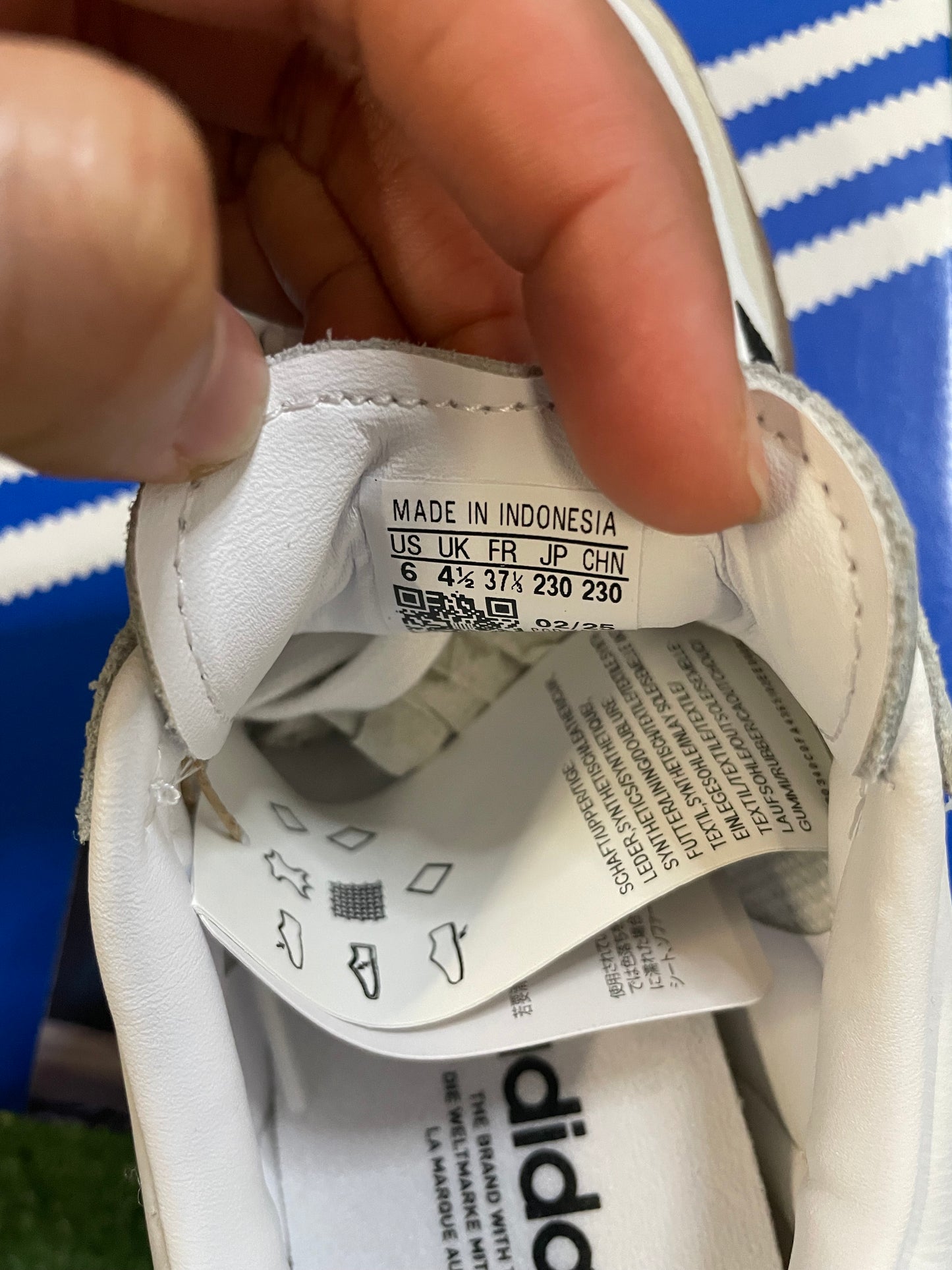 Adidas Sambae white black gum